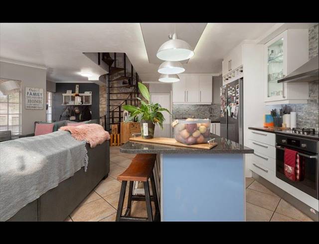 3 BEDROOM TOWNHOUSE FOR SALE IN ALBEMARLE